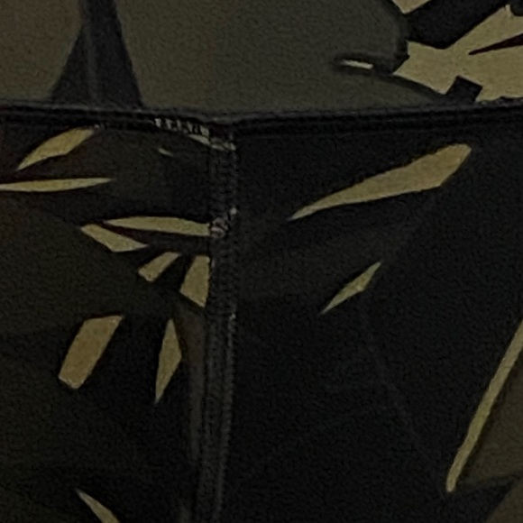 Marika Sport Palm Printed Capri Athletic Active Leggings Olive Size Medium EUC - Picture 7 of 8